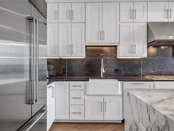 4th image of 1616 W End Ave #2201