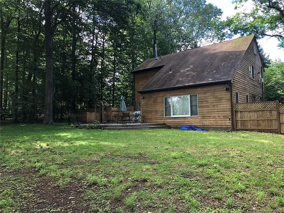 2nd image of 104 Highview Rd