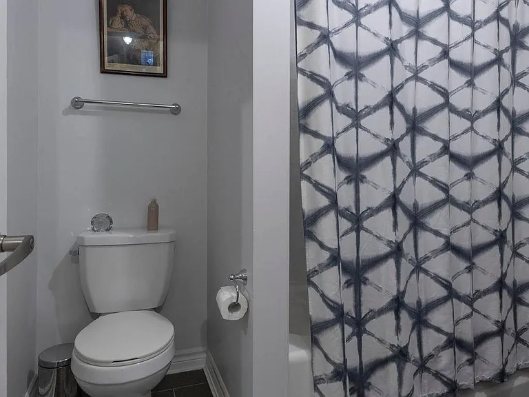 80 King William St #112 — Photo 28