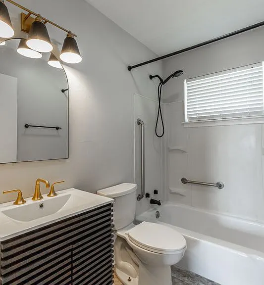 1605 Foust St — Photo 11