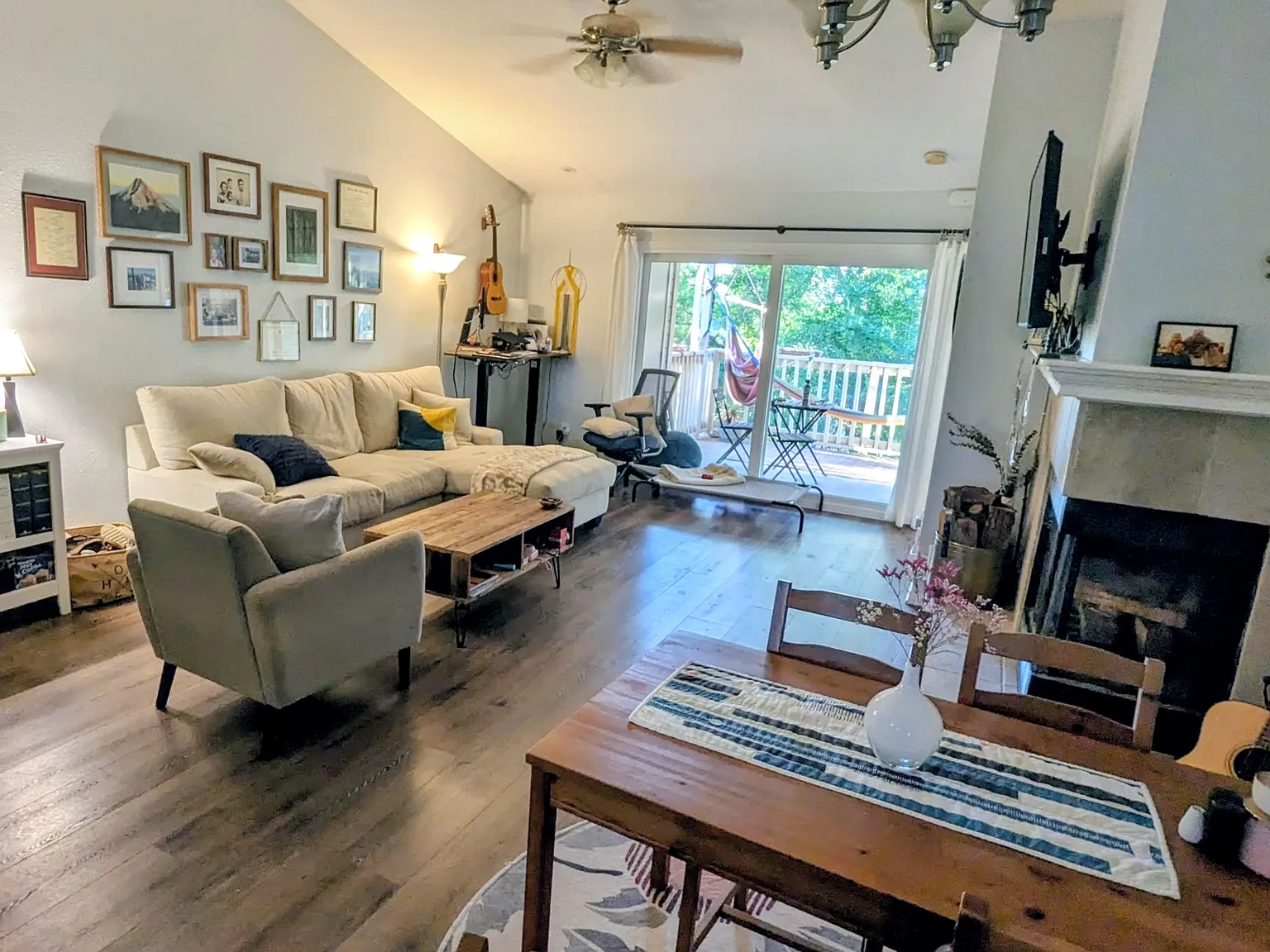 2 bed, 1060 sqft, $1,500 — Photo 2