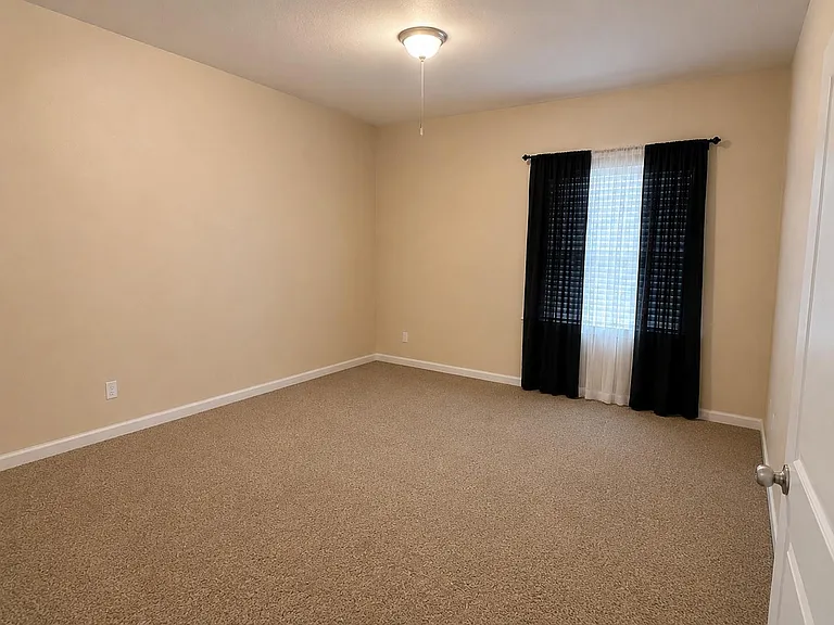 408 Price Dr — Photo 6