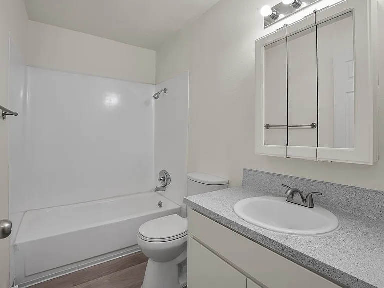 The Patrician Apartments — Photo 17