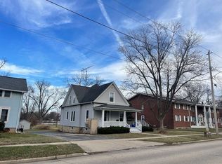 416 W Chestnut St, Burlington, WI 53105