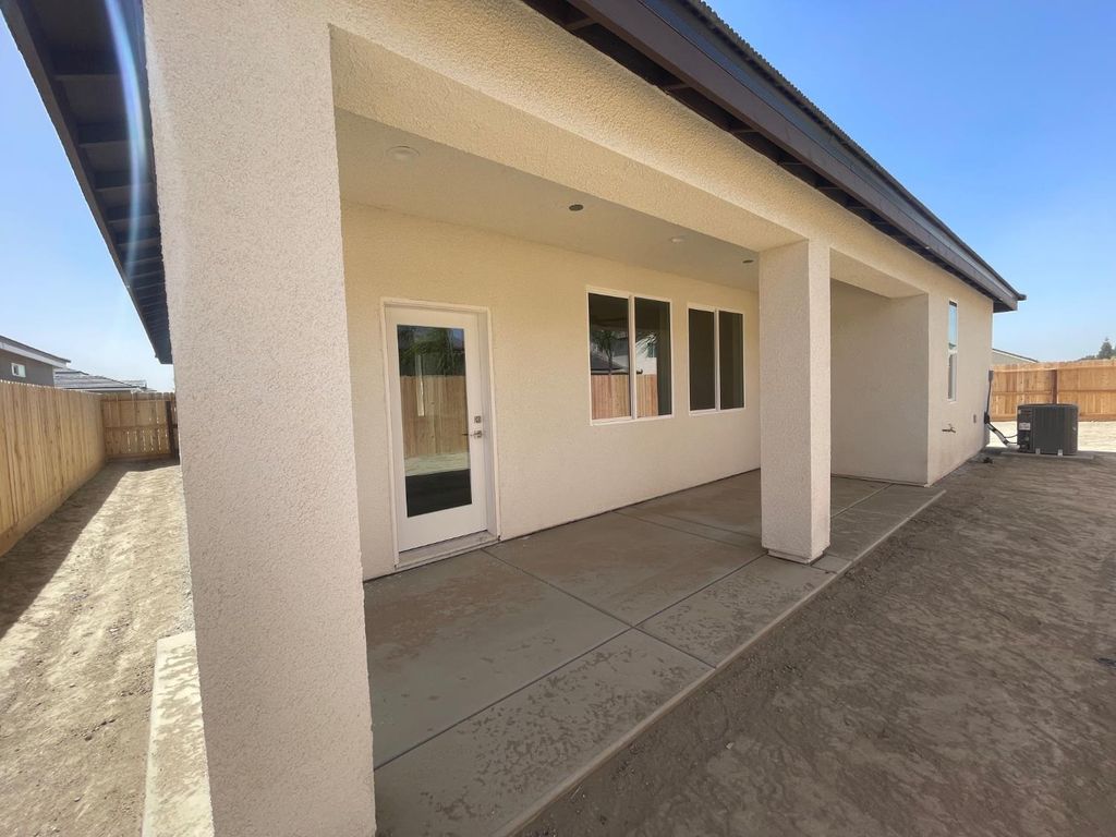 420 S Susan Ave, Kerman, CA - More