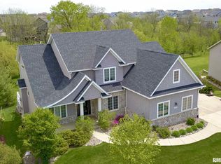 5701 Star View Dr, Bettendorf, IA 52722