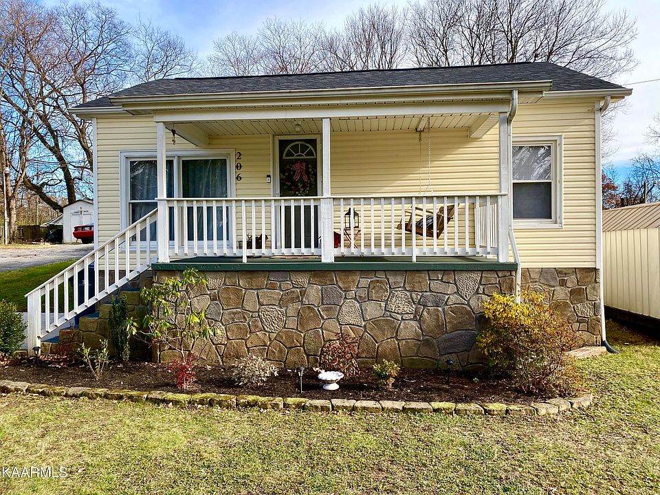 1st image of 206 Black Oak Dr