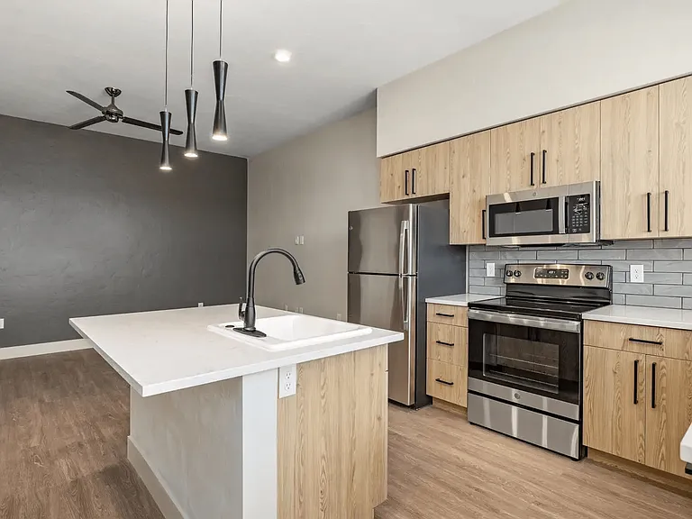 Bluebird Floor Plan w/ Accent Wall