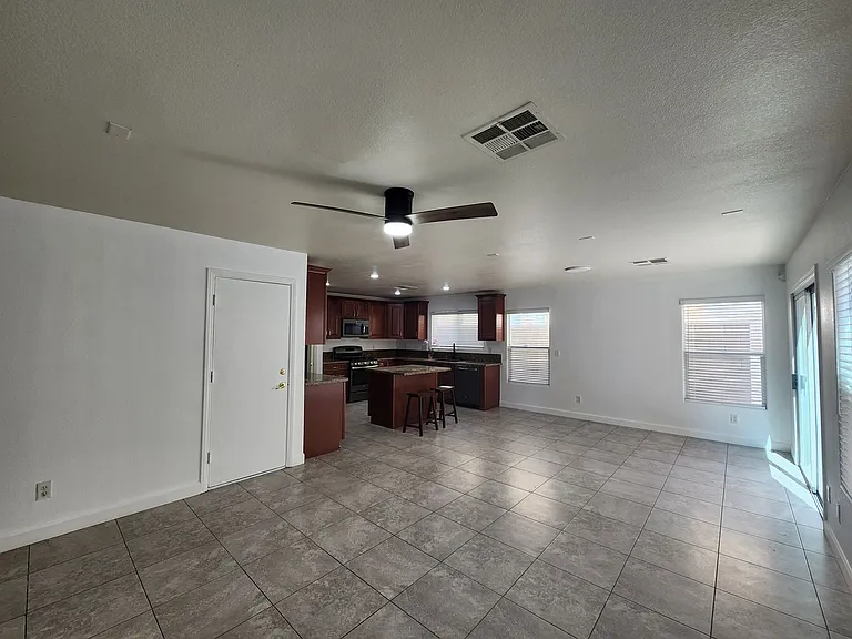 10256 Franford Ct — Photo 7