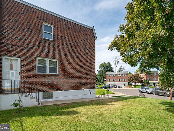 5th image of 11919 Barlow Pl