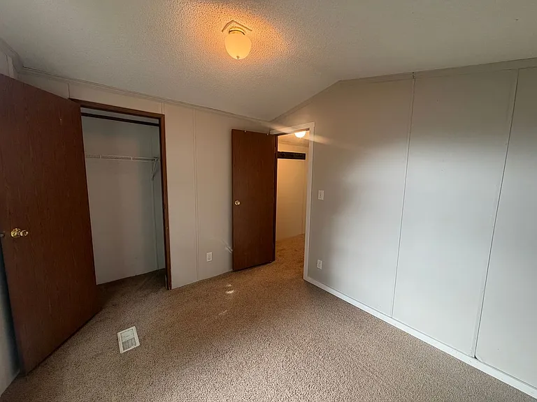 2476 Cunningham Rd — Photo 7