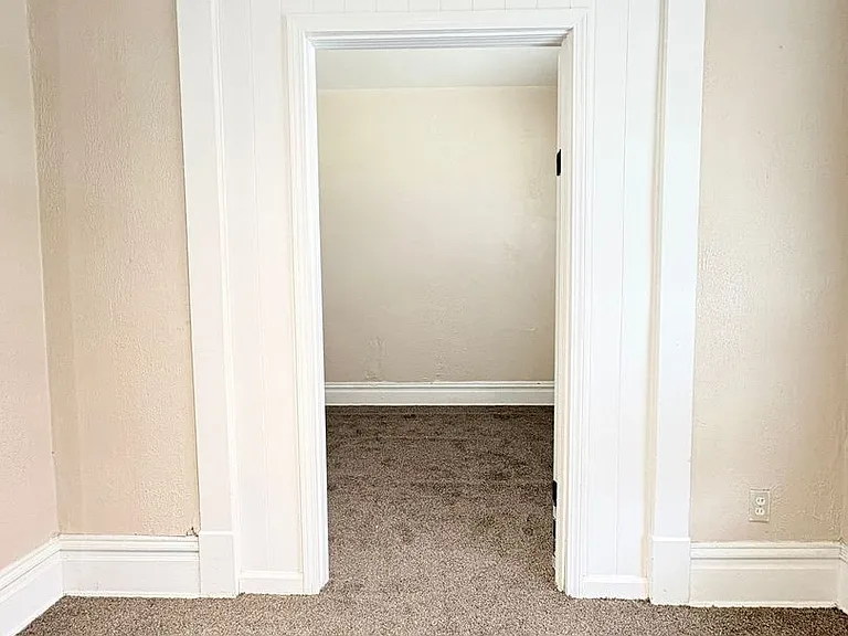 837 Avondale Ave — Photo 15