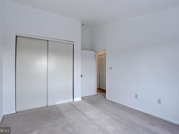 3rd image of 72 Ashlar Hill Ct #72