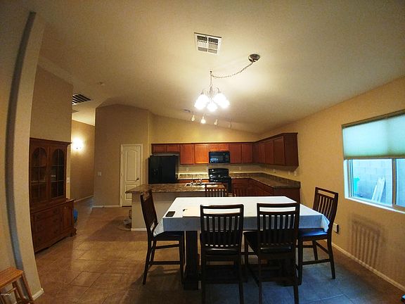 4th image of 3115 S 87th Dr