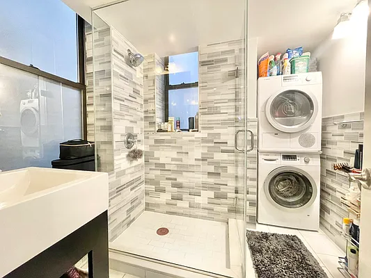 Rented by Century 21 Premier  | media 17