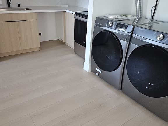4th image of 603 W 46th St #3/4