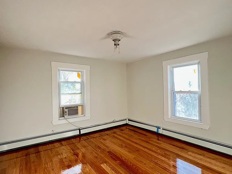 27 Barry St #2R — Photo 13