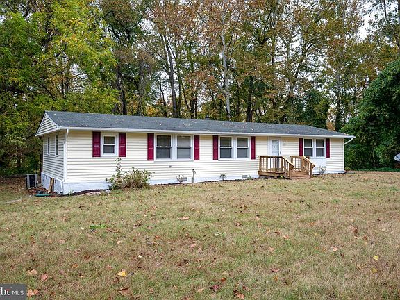 4th image of 76 Oxford Ln