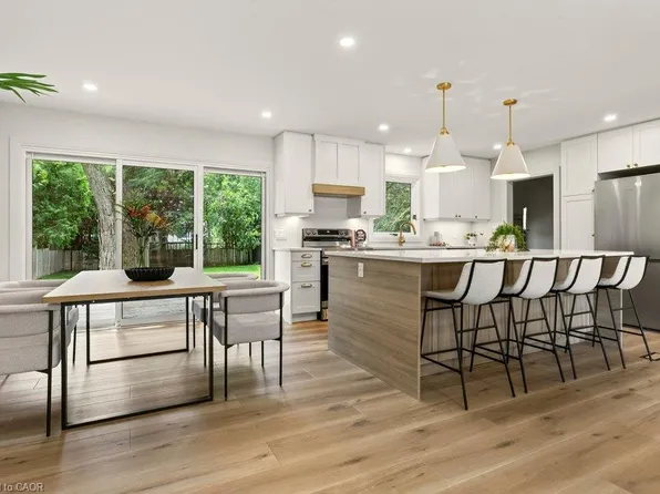 18 Garden Ave, Hamilton, ON L9G 2J5
