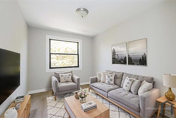 1st image of 4014 3rd St SE #402