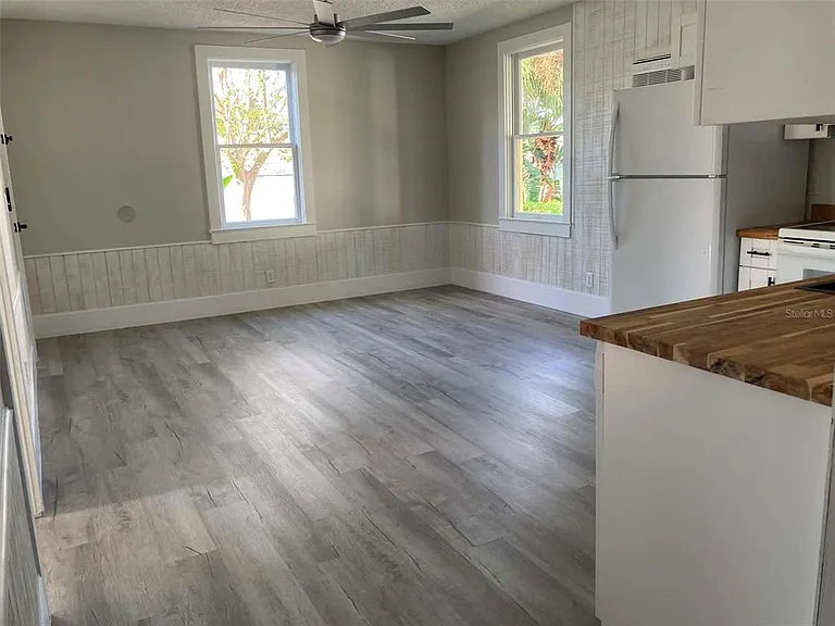 31 W Oakwood St #1 — Photo 21