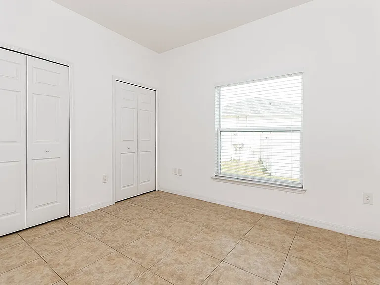1143 Doncaster Ct — Photo 13