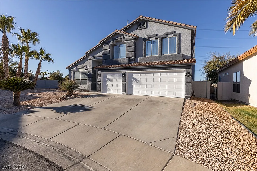 5 bed, 3.0 bath, 3496 sqft, $3,800 — Photo 4