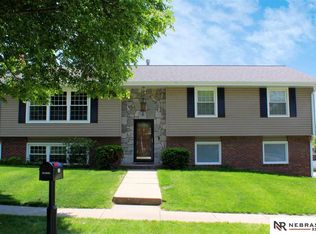 5436 Danbury Rd, Lincoln, NE 68512