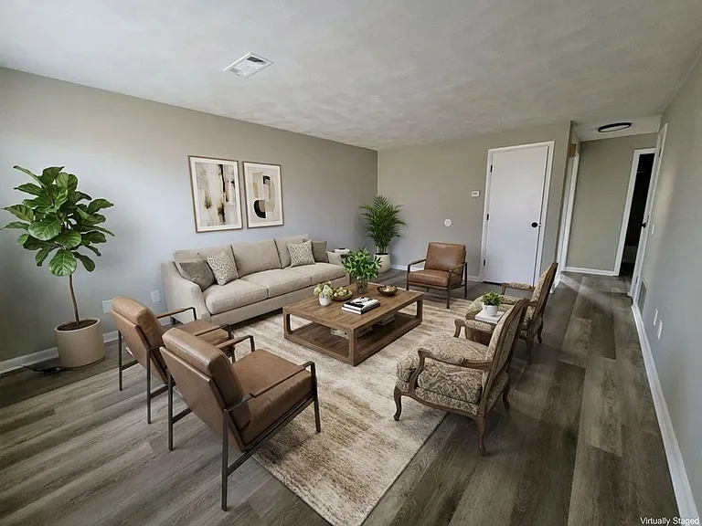 751 Catalina Dr — Photo 2