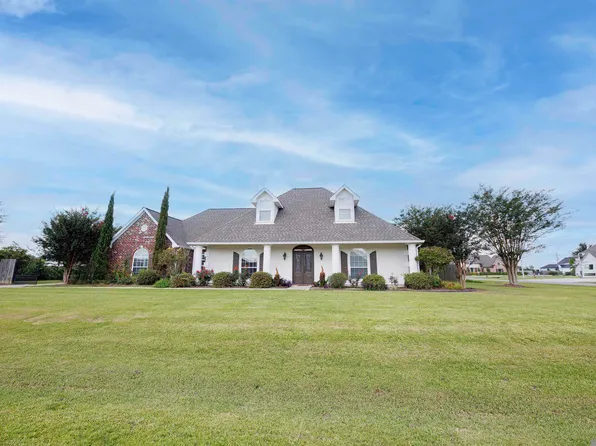318 Benjamin St, New Roads, LA 70760