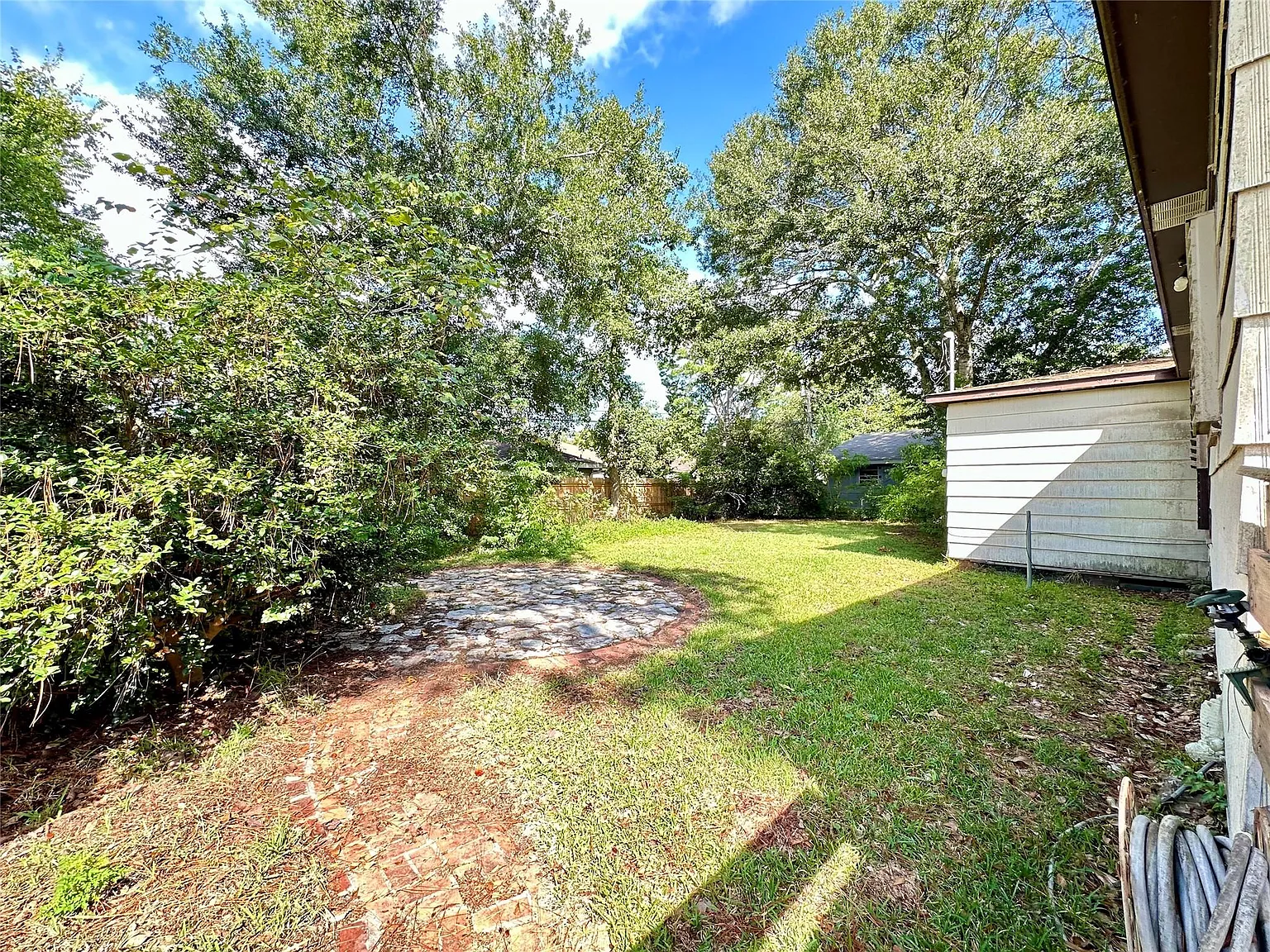 3 bed, 1.0 bath, 1320 sqft, $1,500 — Photo 4