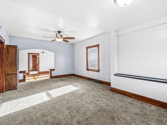 2nd image of 806 Carlton St