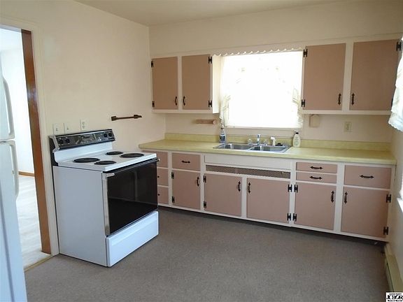 4th image of 1008 Gaiser Dr