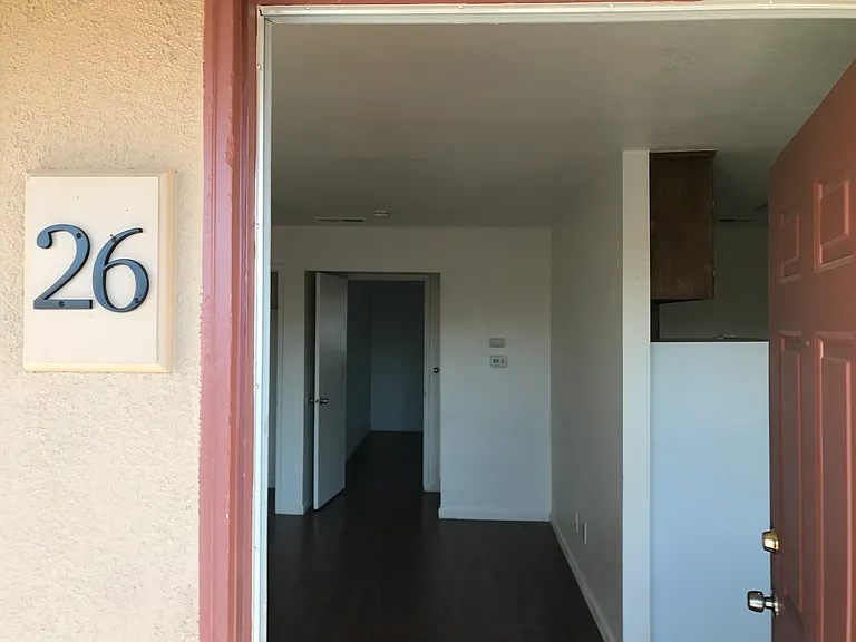 Plaza Garden Apts. — Photo 18