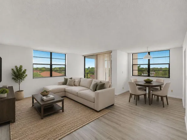 6190 Woodlands Boulevard #513, Tamarac, FL 33319