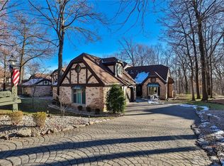 2070 Settlers Trl, Vandalia, OH 45377