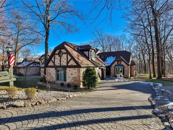 2070 Settlers Trl, Vandalia, OH 45377