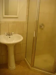 Rented by Robyn Lee, LREB