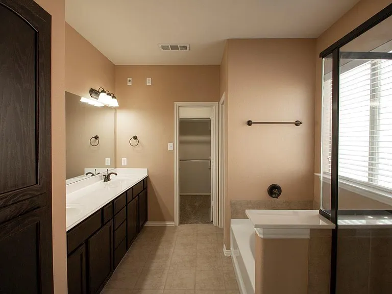 417 Hackberry Dr — Photo 17