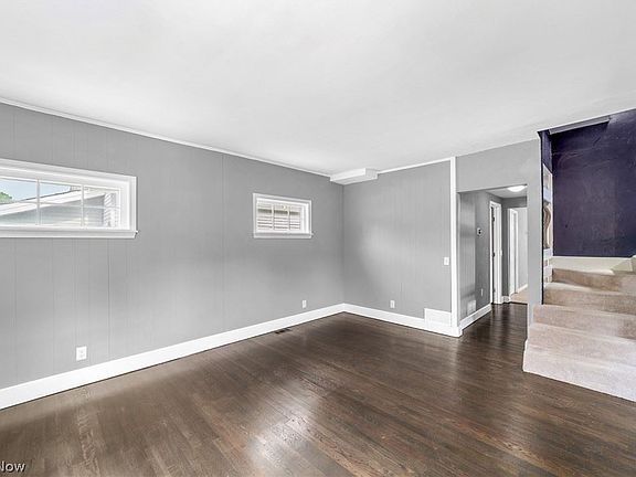 4th image of 20844 Woodstock Ave