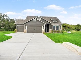 25 Red Barn Rd, Bay City, TX 77414