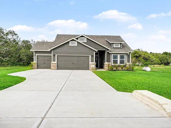 25 Red Barn Rd, Bay City, TX 77414