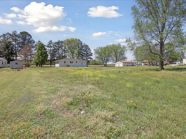 2725 Porter Rd, Mason, TN 38049