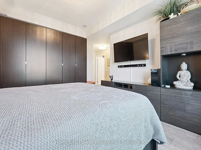 1 Hurontario St #1201 — Photo 26