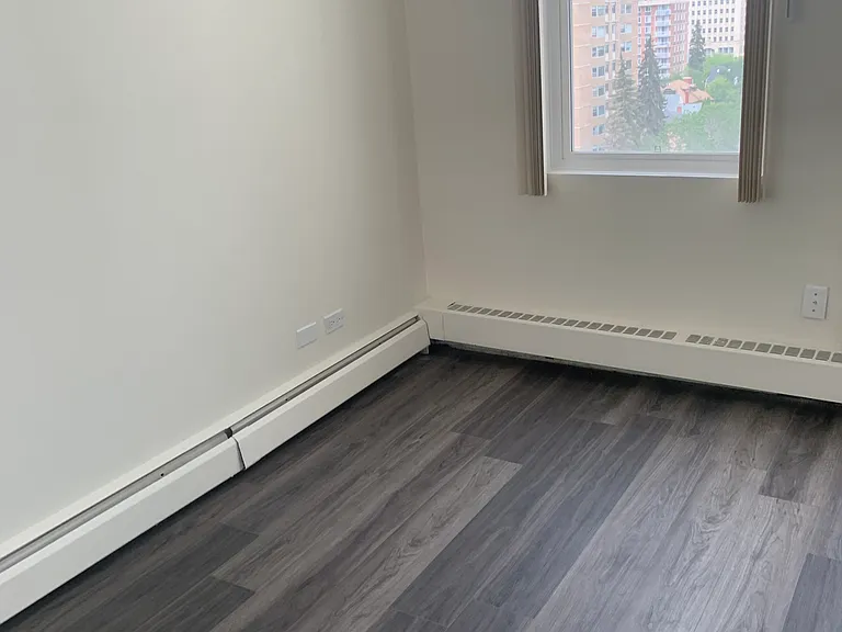 9910 104th St NW — Photo 10
