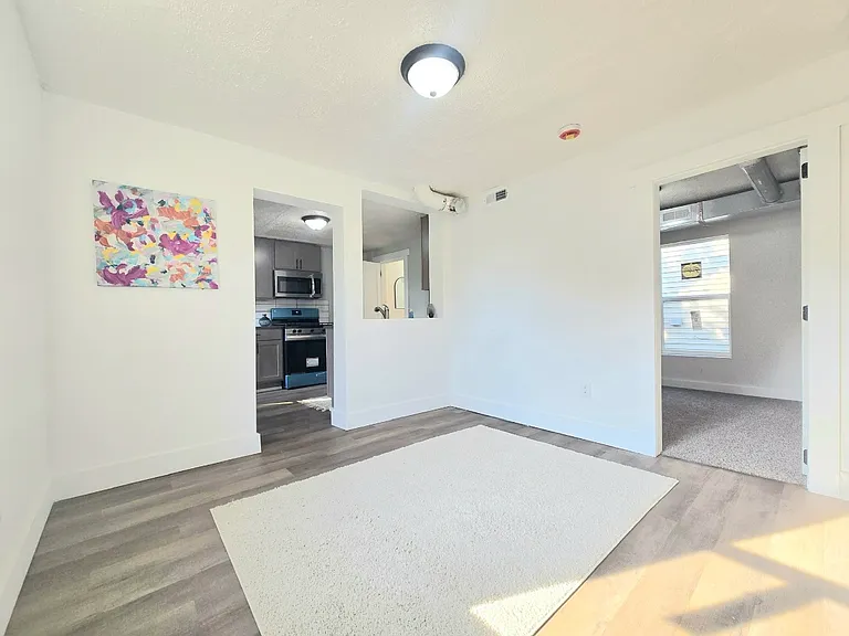 214 Catherine Ave — Photo 8