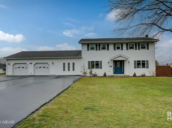 210 Cedar Ln, Mill Hall, PA 17751