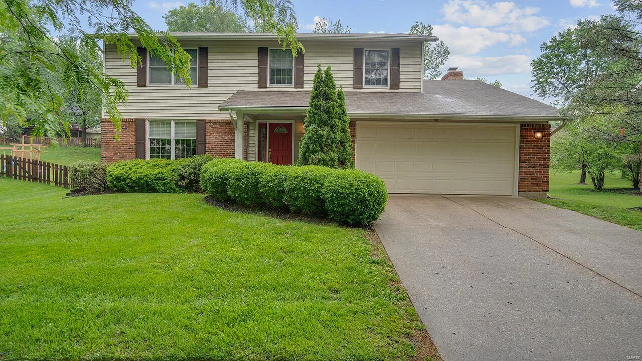 1743 Woodmore Oaks Dr photo 1