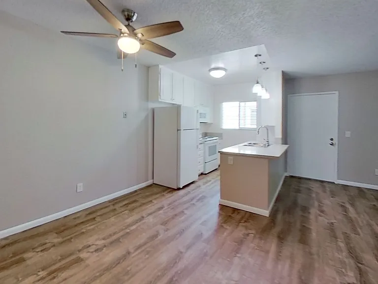 Wexford Manor Apartments — Photo 10