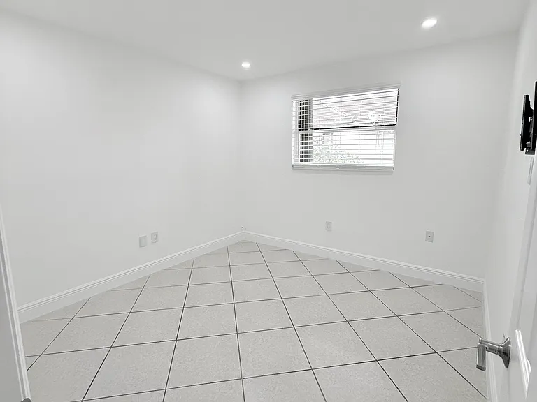 8425 NW 8th St #209 — Photo 12